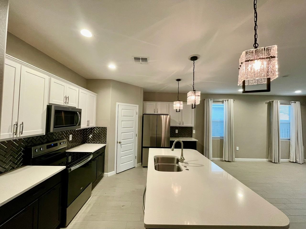 23955 W Watkins St - Photo 5 of 47
