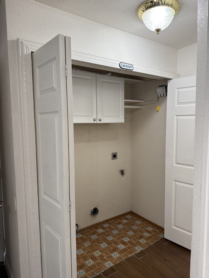 139 Seal Ct - Photo 3 of 24