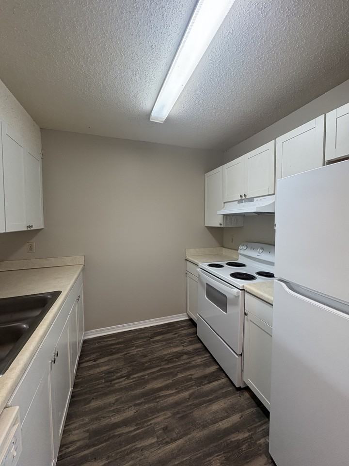 520 Landview Drive - Photo 3 of 10