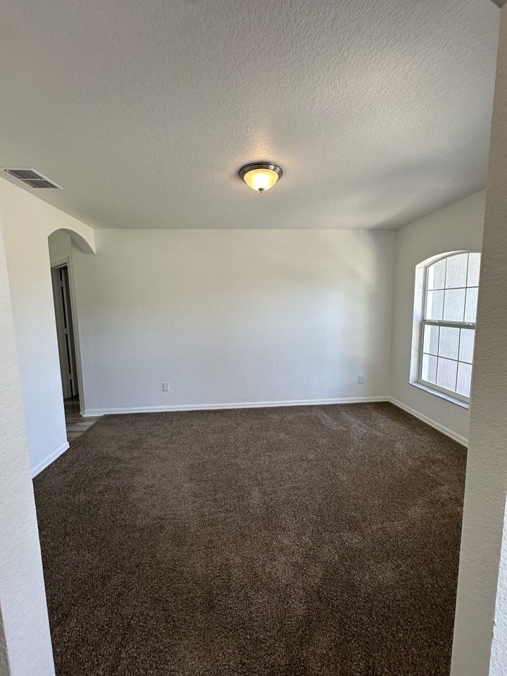 15709 Se 115th Place Rd - Photo 3 of 14