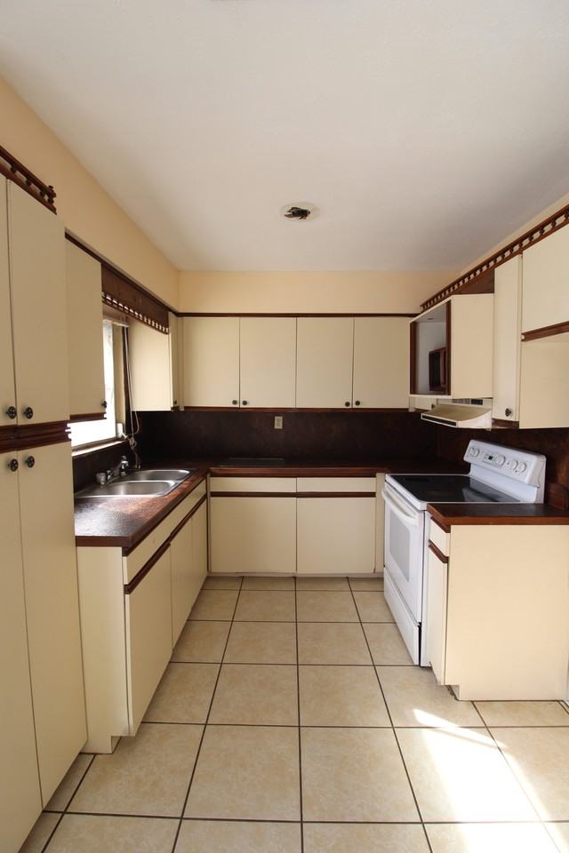 520 63rd Ave E - Photo 3 of 12