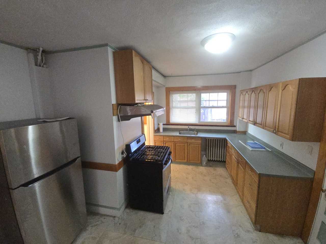 52 Parsons St #1 - Photo 4 of 12