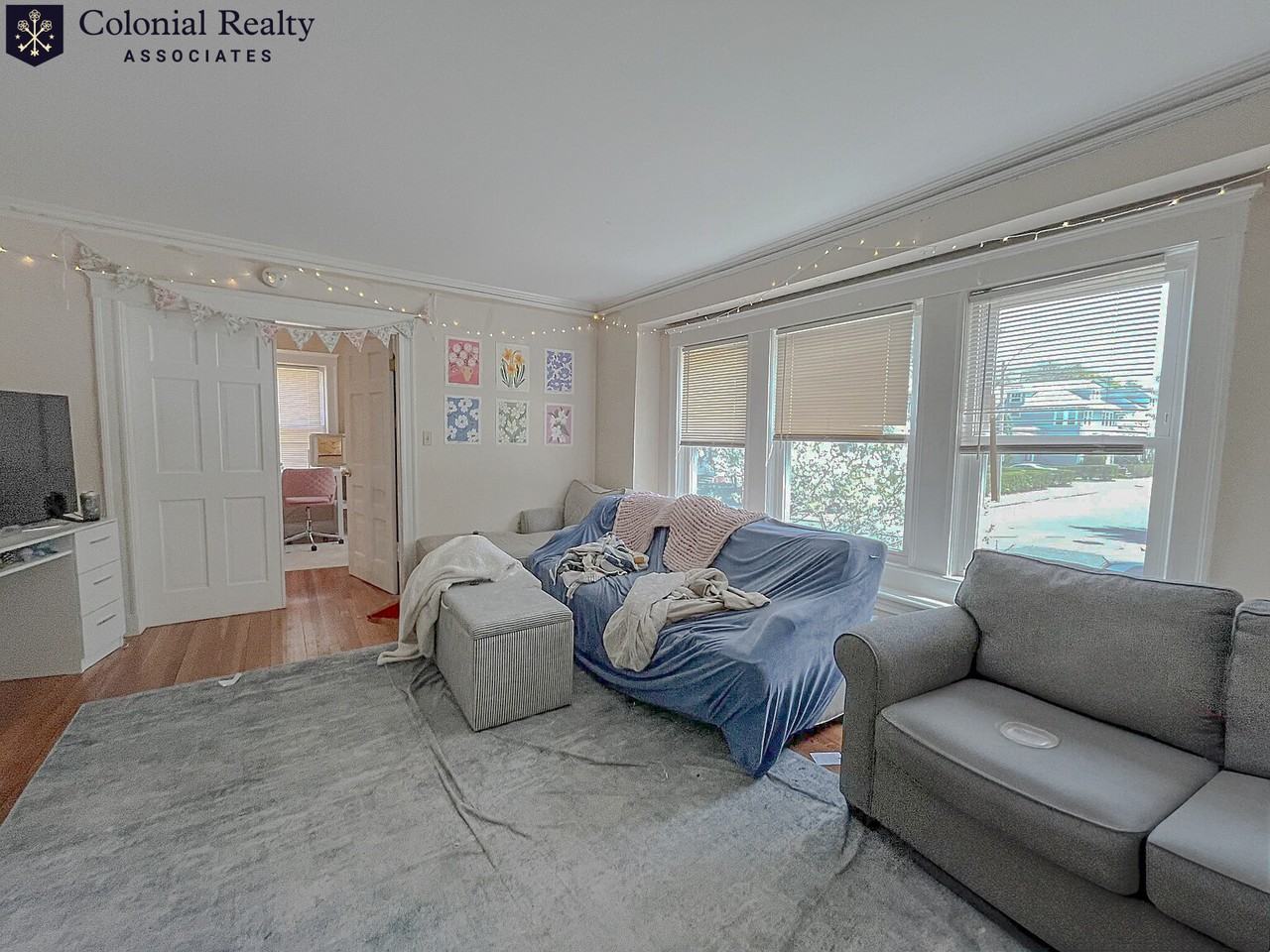 285 Foster St #1 - Photo 3 of 20