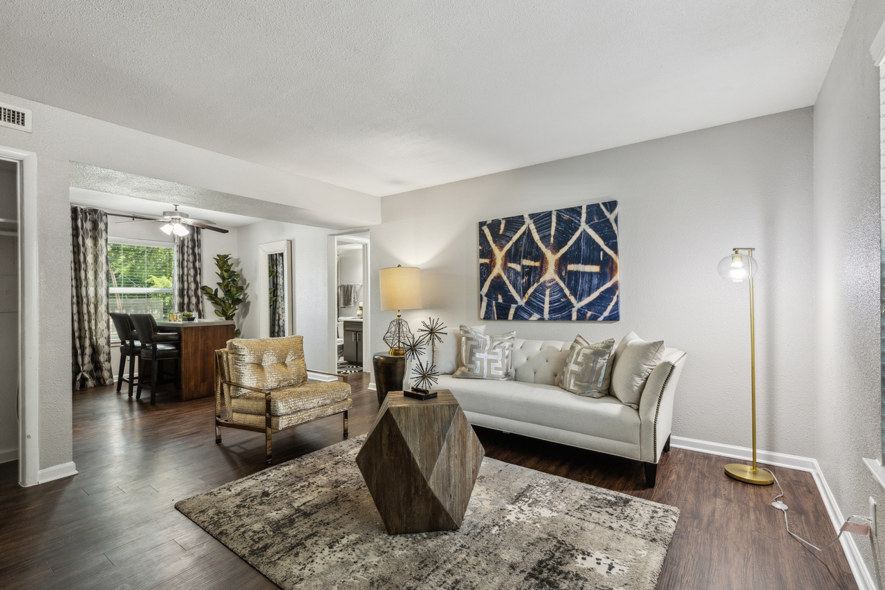 Zeke Apartments - Photo 6 of 18