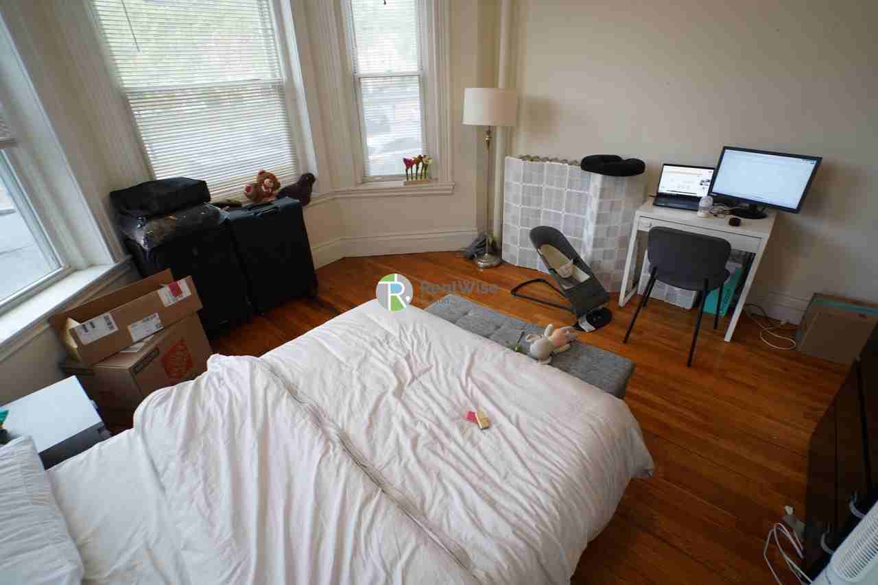 1302 Commonwealth Ave #7 - Photo 3 of 13