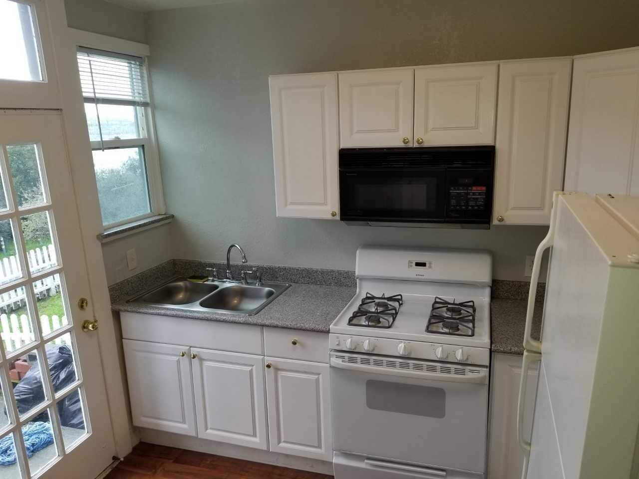 563 Loring Ave #563 - Photo 4 of 9