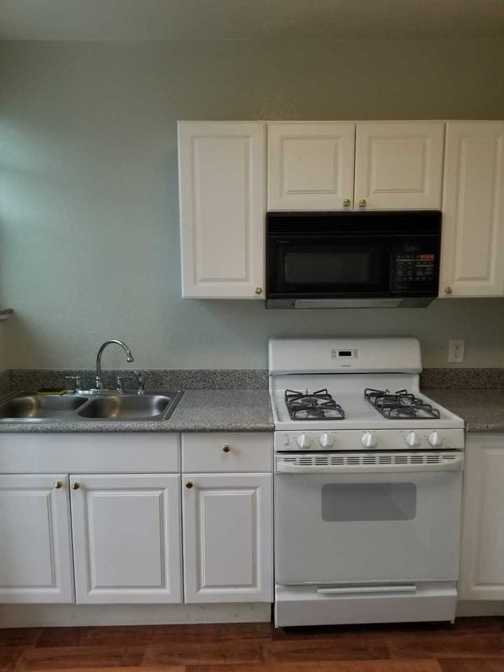 563 Loring Ave #563 - Photo 5 of 9