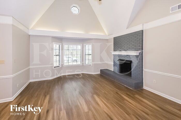 2530 Doe Run Ln - Photo 2 of 15