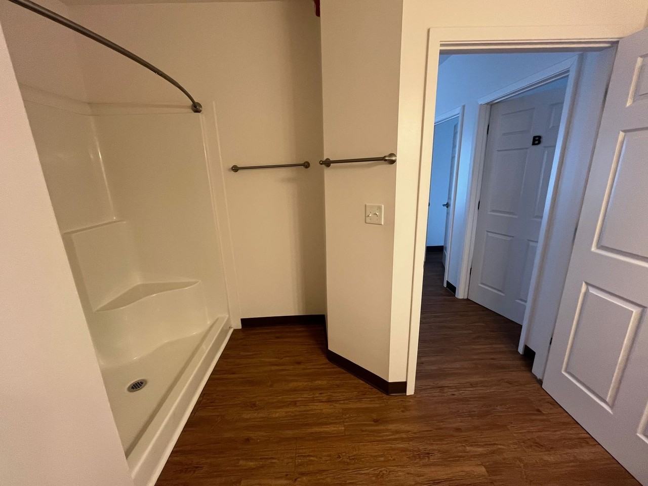 The Edge – Furnished 3BR Student Apartments by UTC | WiFi + Washer/Dryer | $709+ - Photo 2 of 26