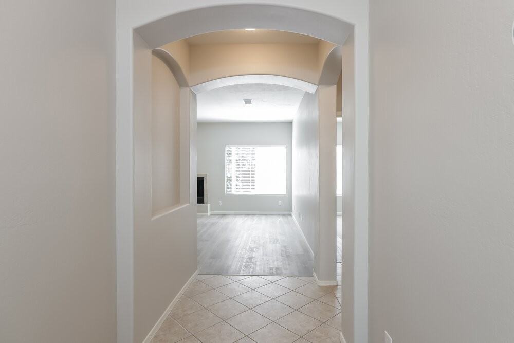 1211 E Winter Dr - Photo 4 of 16