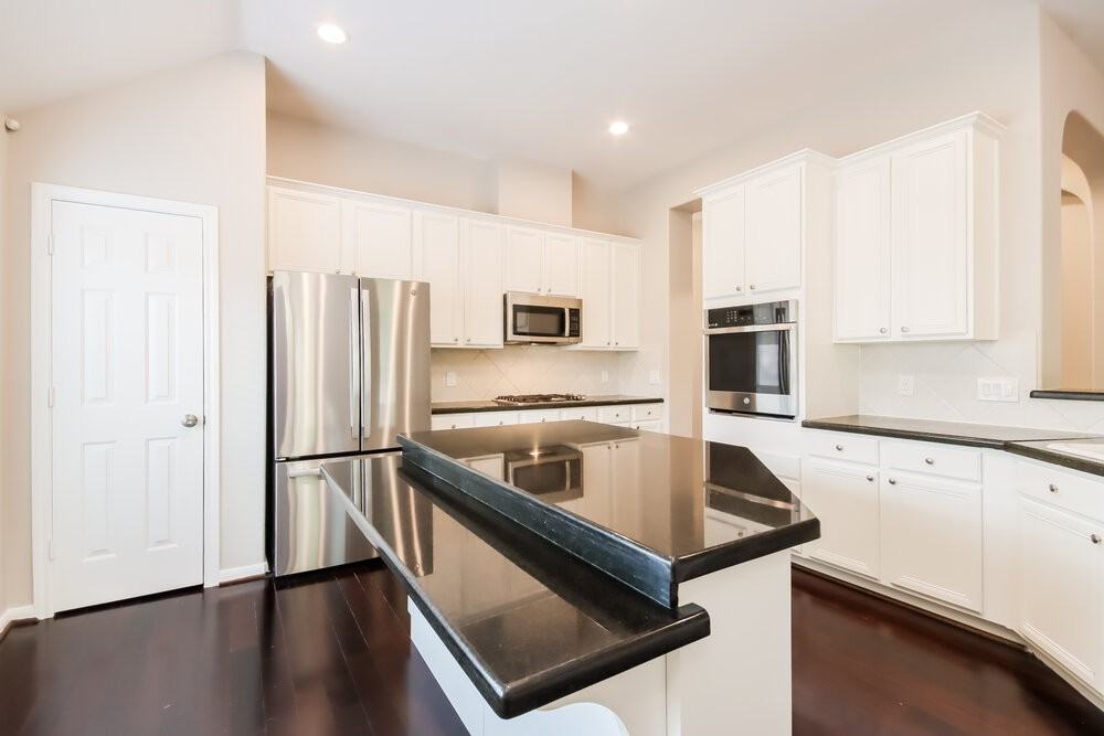 1110 Bringewood Chase Dr - Photo 6 of 16