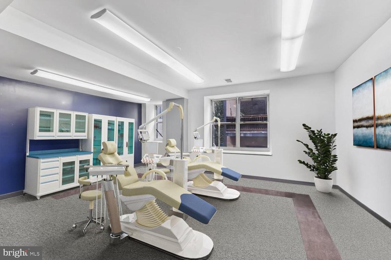 2370 Champlain St Nw - Photo 7 of 17