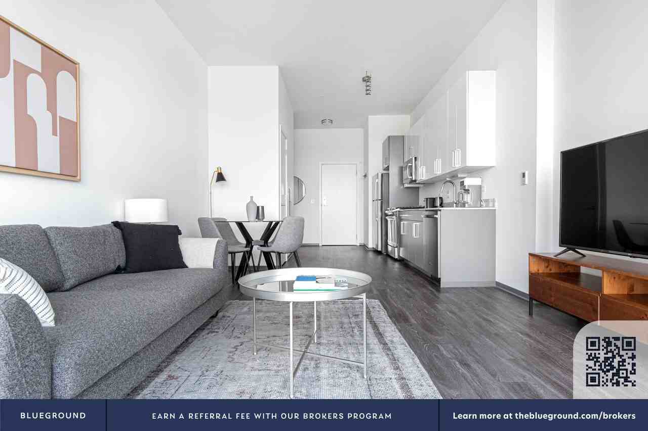 2340 North California Avenue - Photo 5 of 39