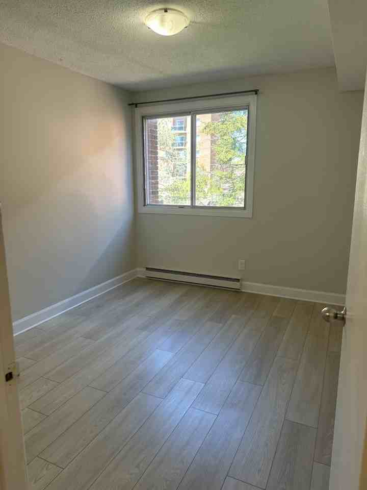 80 Rue Pearson #300 - Photo 2 of 10