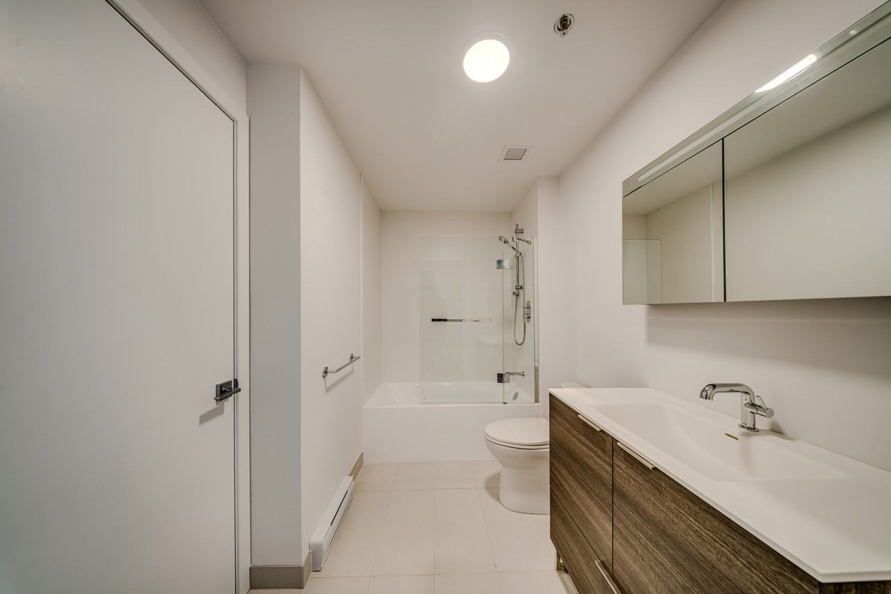 17 Boulevard Montclair #1001 - Photo 2 of 25