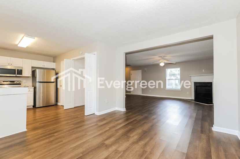 358 Coral Cir - Photo 4 of 15