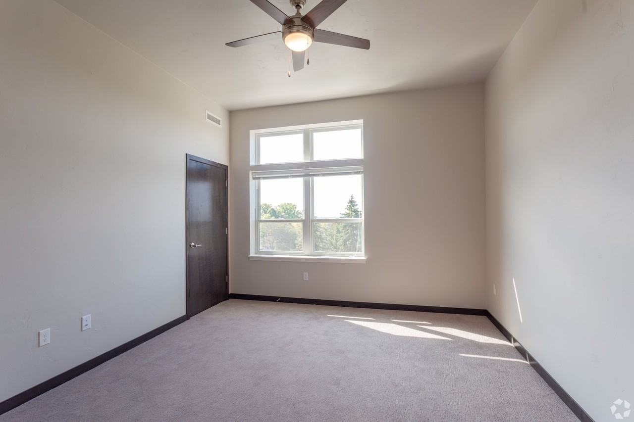 ELEMENT Apartments I - 746 - Photo 7 of 8