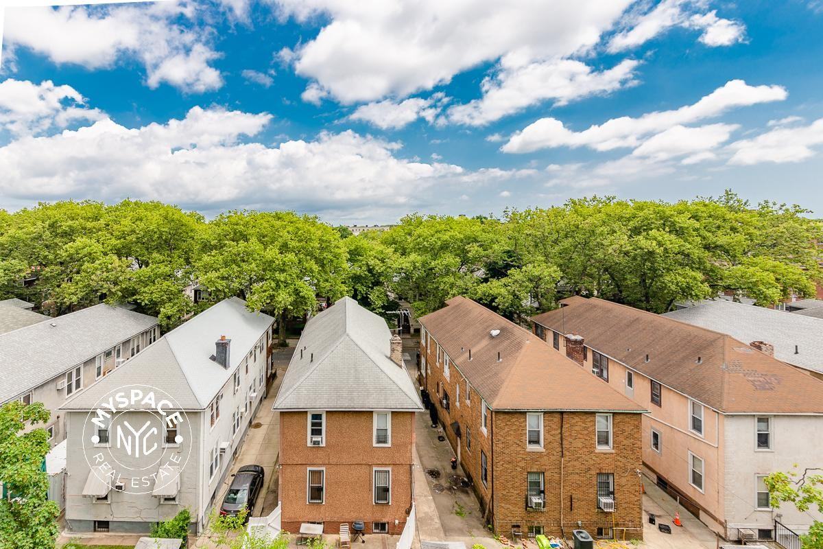 581 Ocean Pkwy #6B - Photo 2 of 10