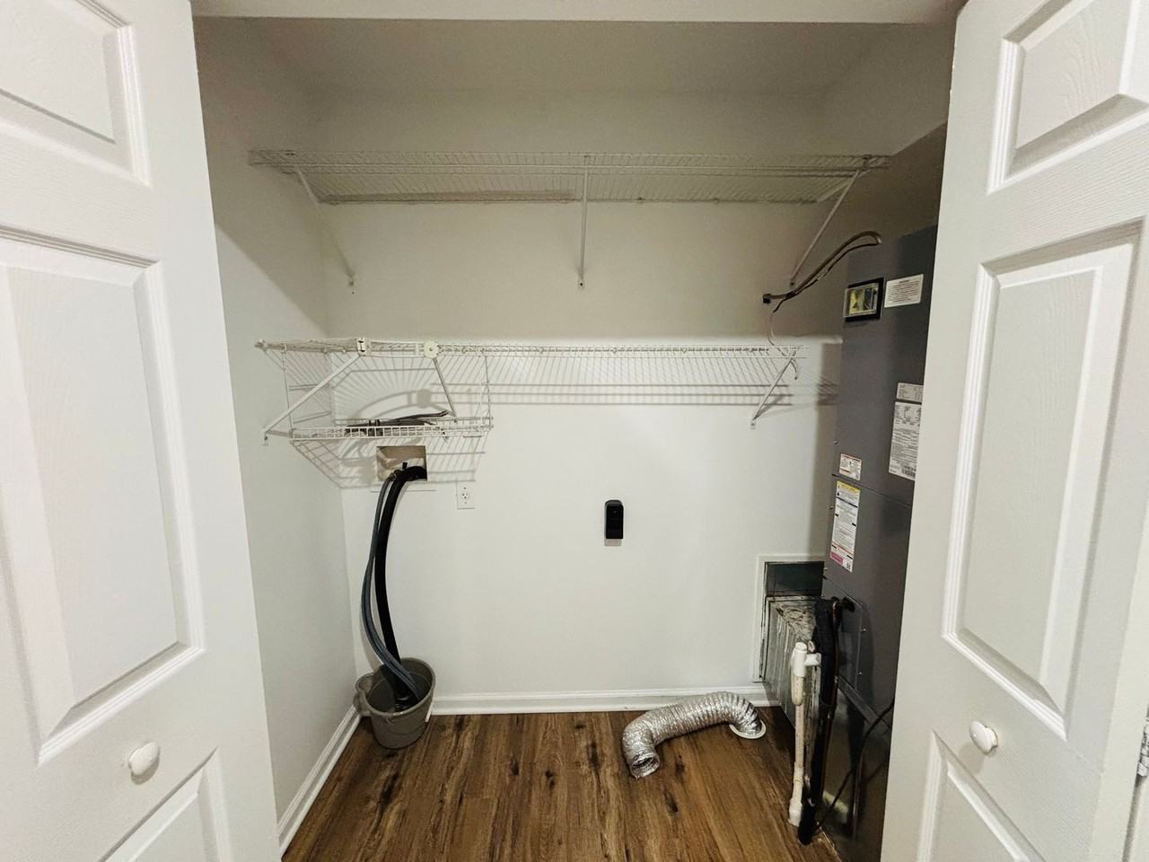 350 Wakeman Ct - Photo 5 of 16