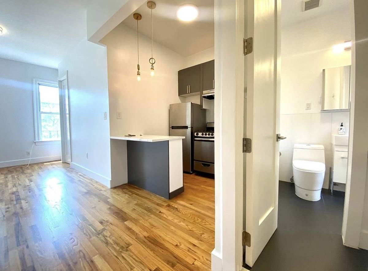 2025 Paulding Ave #4 - Photo 2 of 11