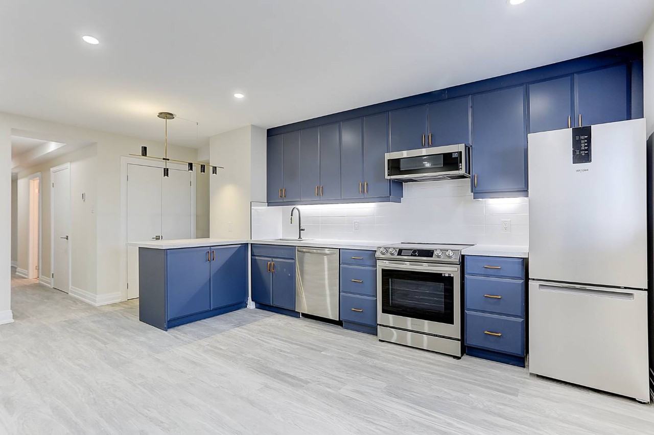 2071 Keele St - Photo 4 of 28
