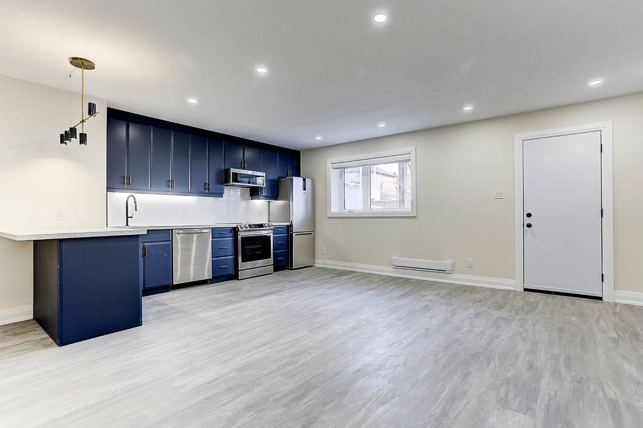2071 Keele St - Photo 7 of 28