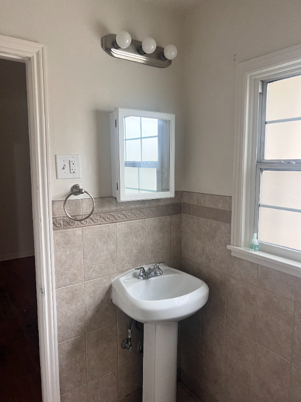 6245 Loma Vista Ave - Photo 3 of 9