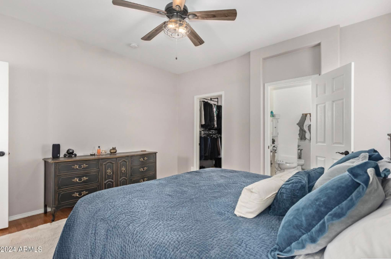 697 West Oak Tree Lane - Photo 3 of 10