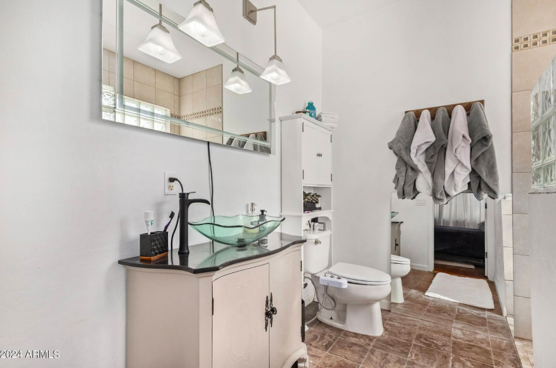 697 West Oak Tree Lane - Photo 4 of 10