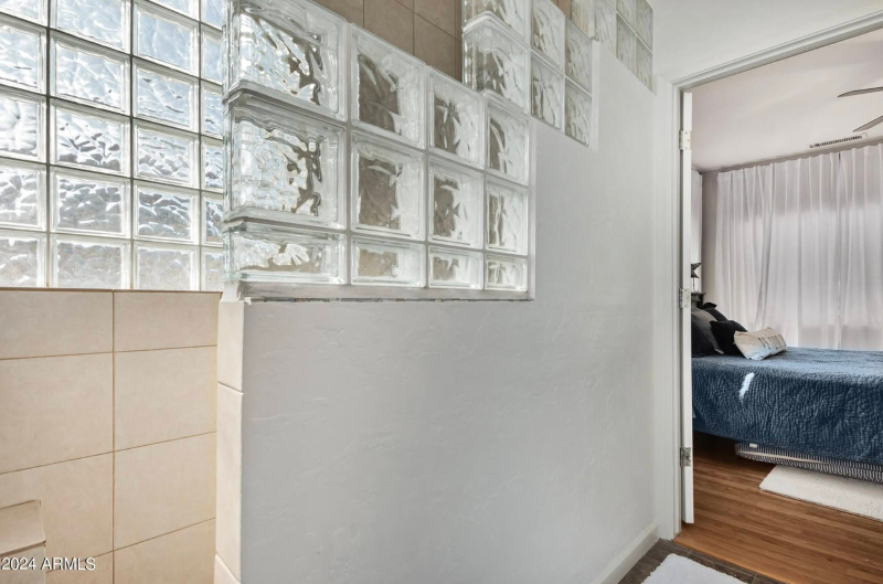 697 West Oak Tree Lane - Photo 5 of 10