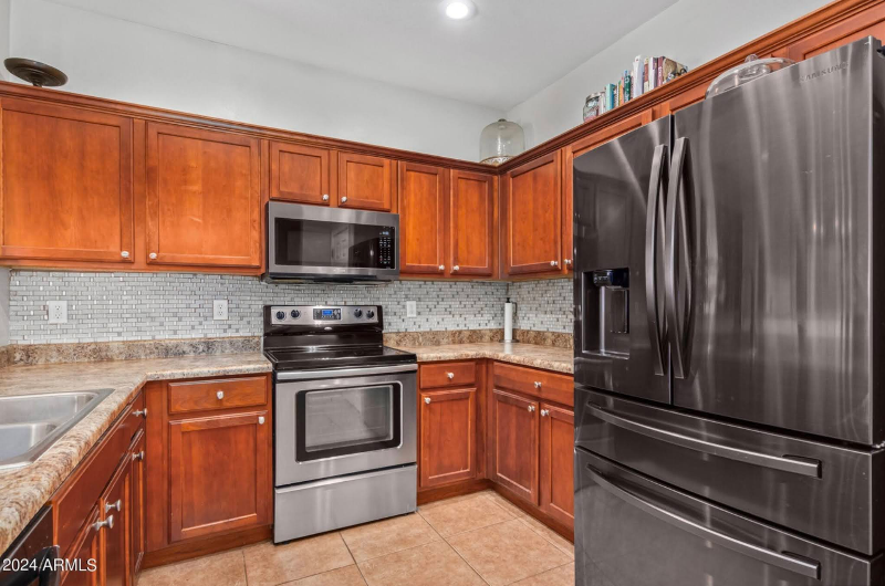 697 West Oak Tree Lane - Photo 6 of 10