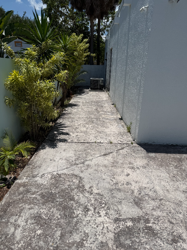 201 Se 19th St #201 - Photo 3 of 17