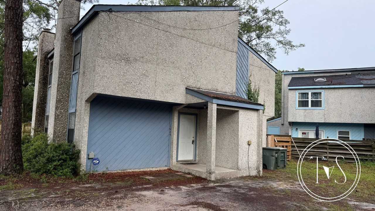 1069 Kelly Dr - Photo 2 of 21