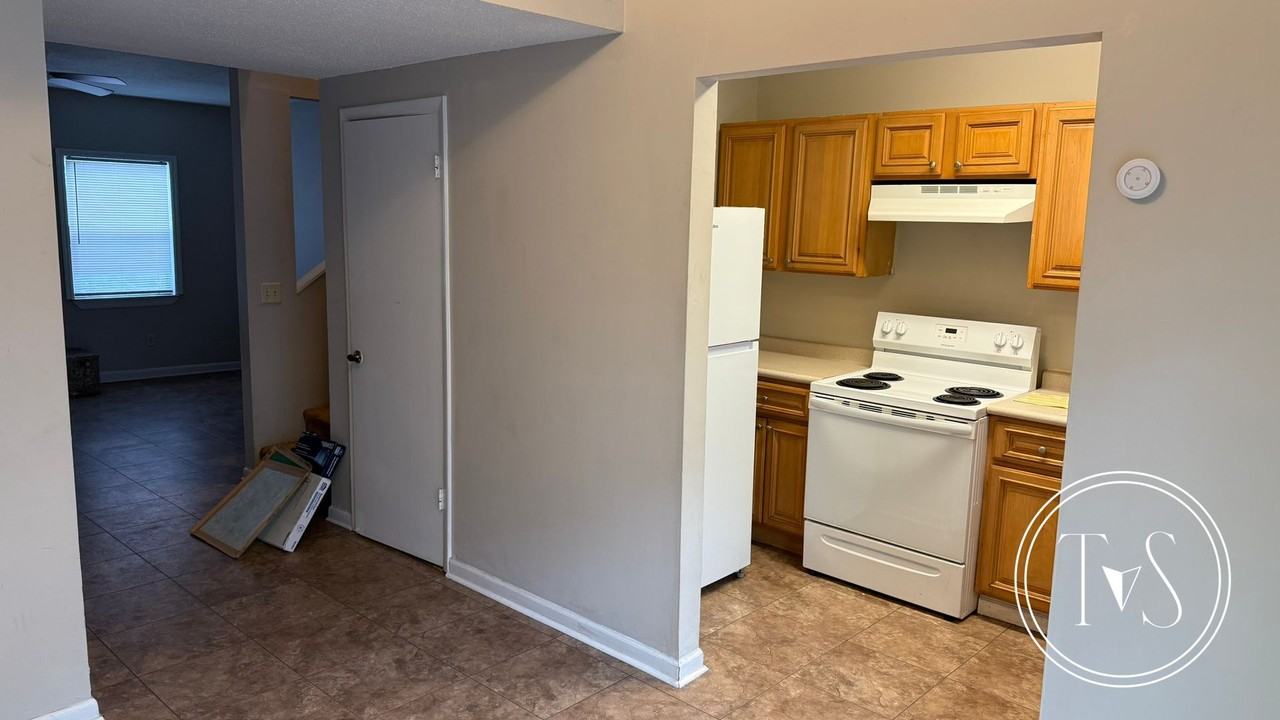 1069 Kelly Dr - Photo 7 of 21