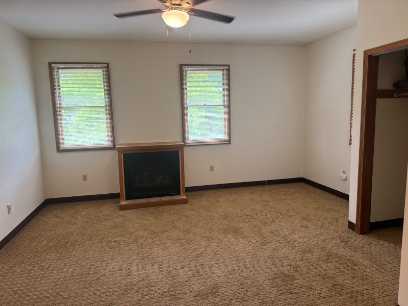 55 Red Bush Ln #10 - Photo 2 of 5