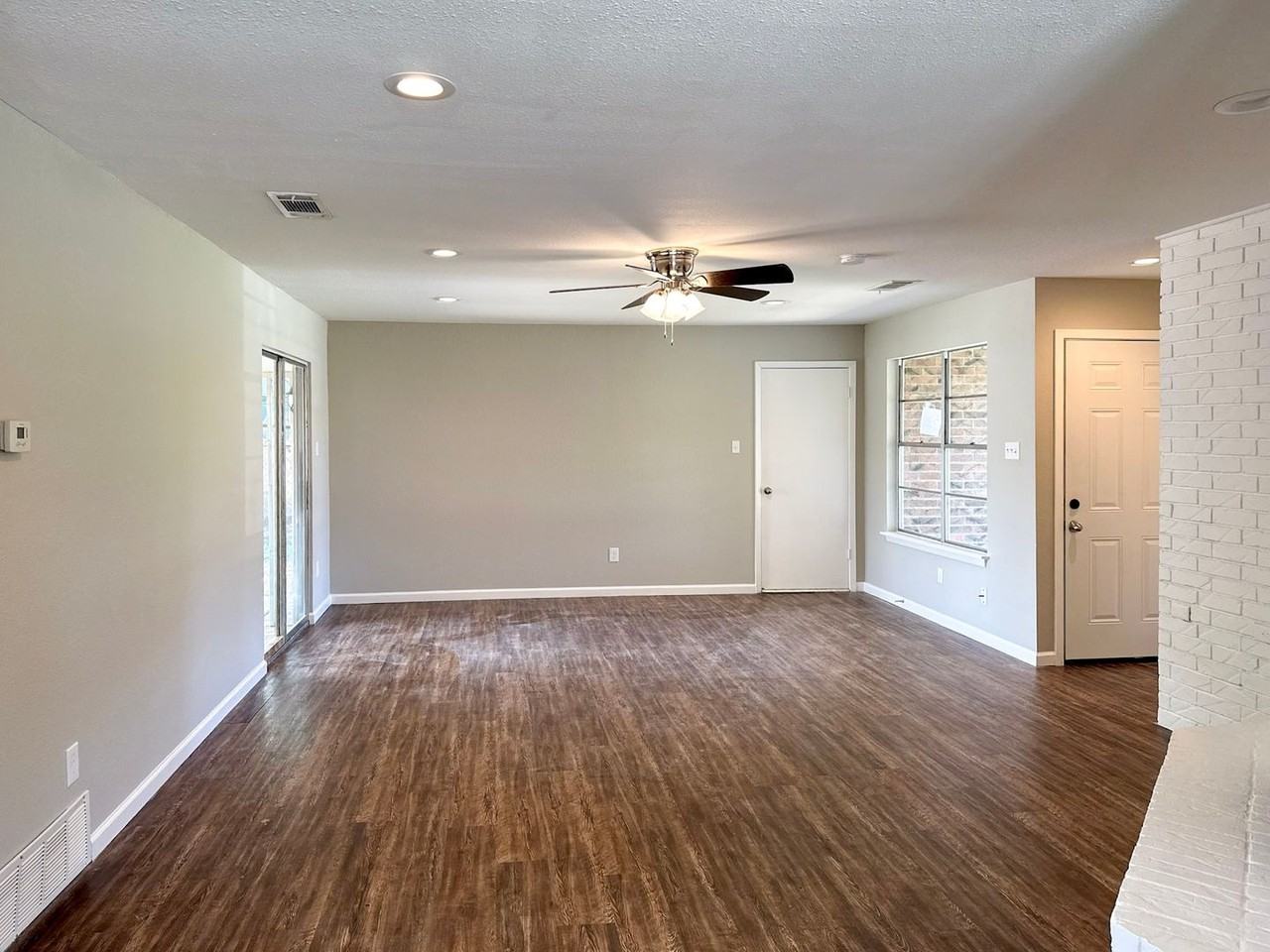 52083 Finley Rd - Photo 2 of 24
