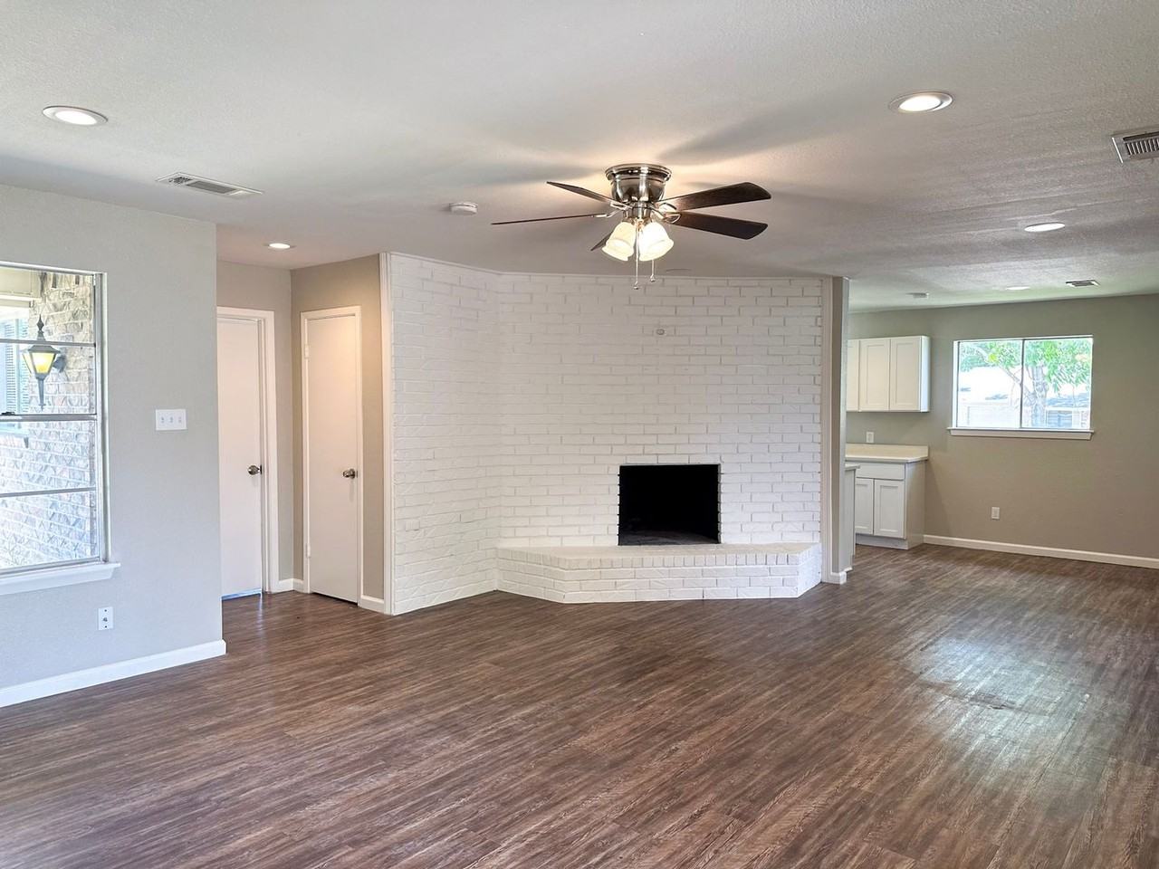 52083 Finley Rd - Photo 4 of 24