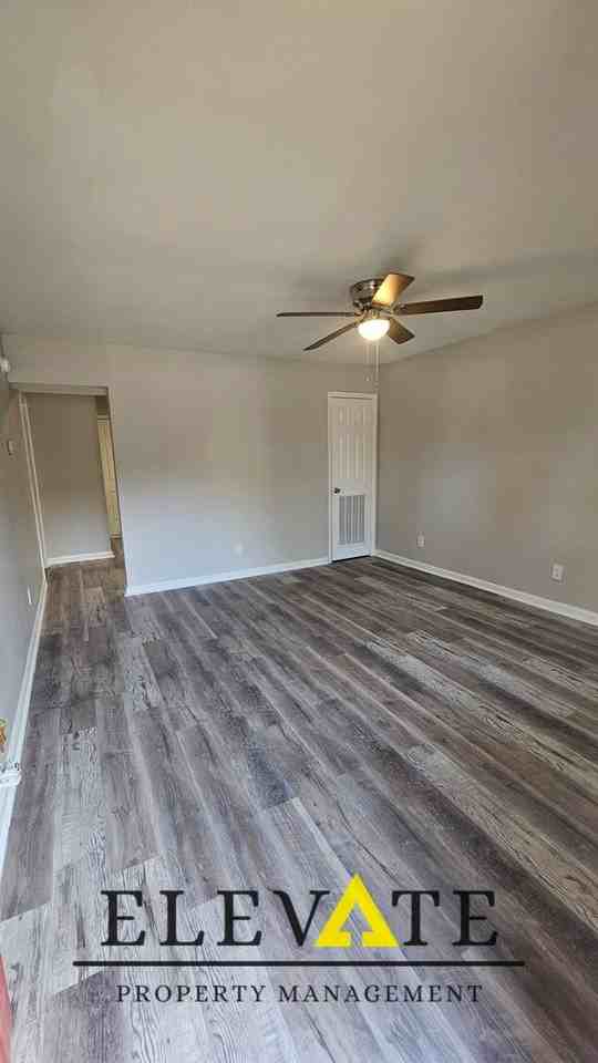 Strawberry Commons - Photo 4 of 6