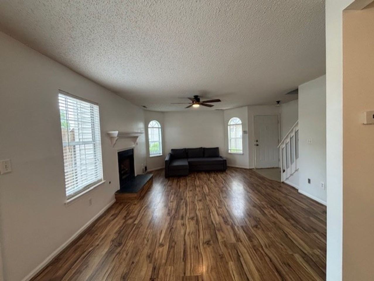 4657 Shallowford Cir - Photo 4 of 31