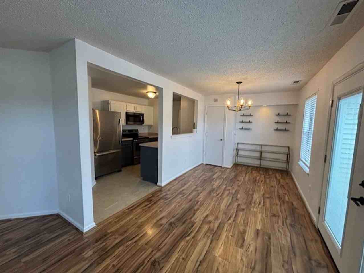 4657 Shallowford Cir - Photo 6 of 31