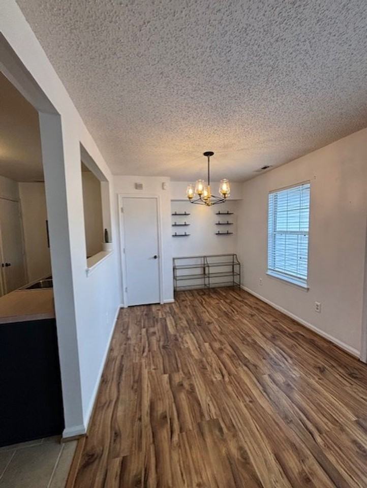 4657 Shallowford Cir - Photo 7 of 31