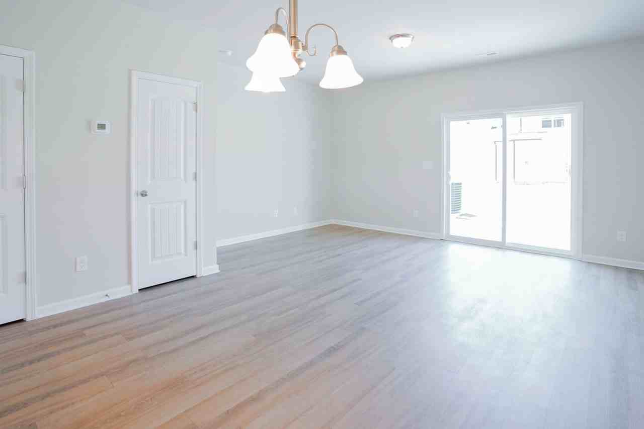 40 Zion Pl - Photo 5 of 6
