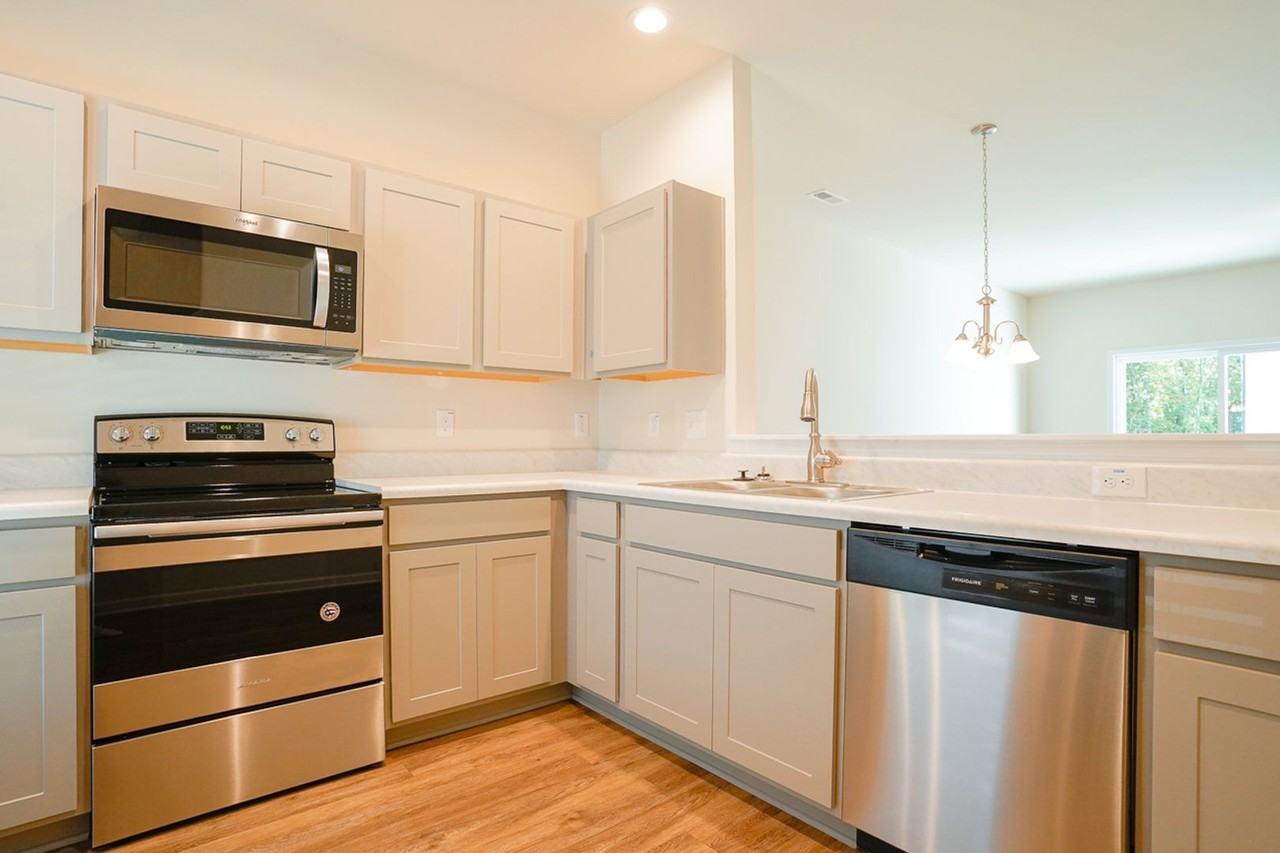 40 Zion Pl - Photo 2 of 6