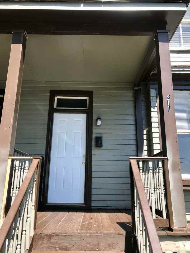 211 C St - Photo 2 of 10