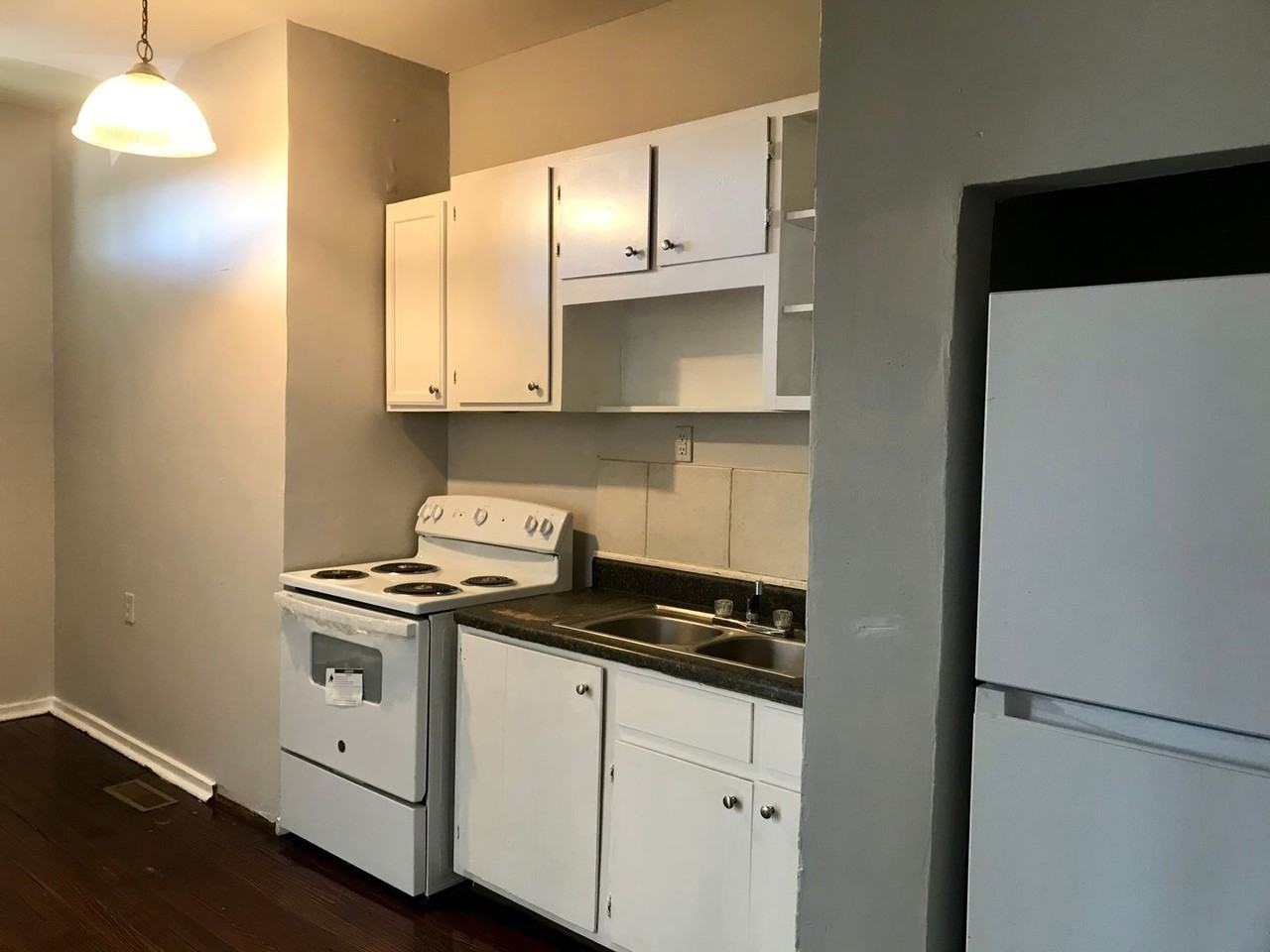 211 C St - Photo 3 of 10