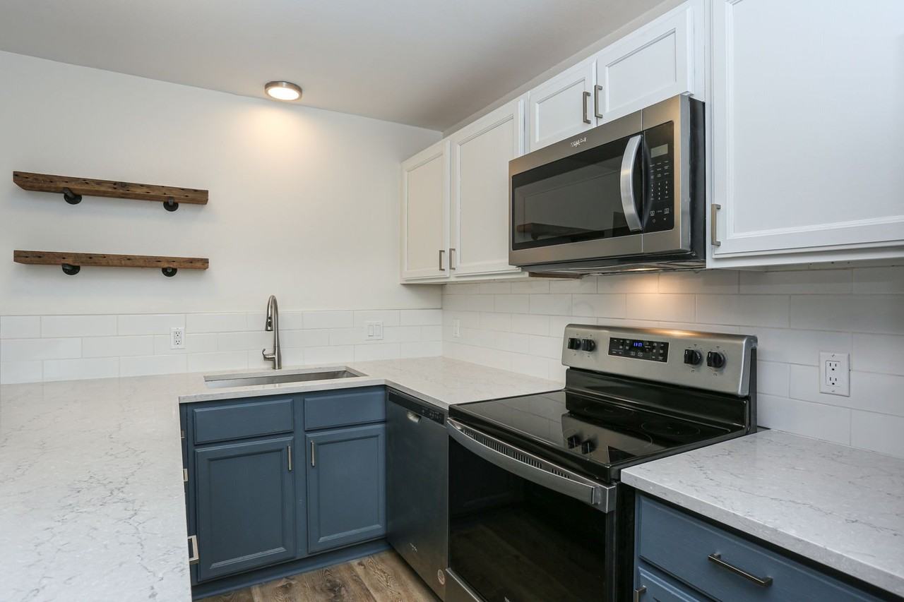 412 S Main St #223 - Photo 4 of 15