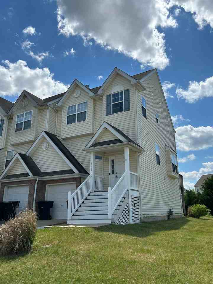 338 Northdown Dr - Photo 2 of 19