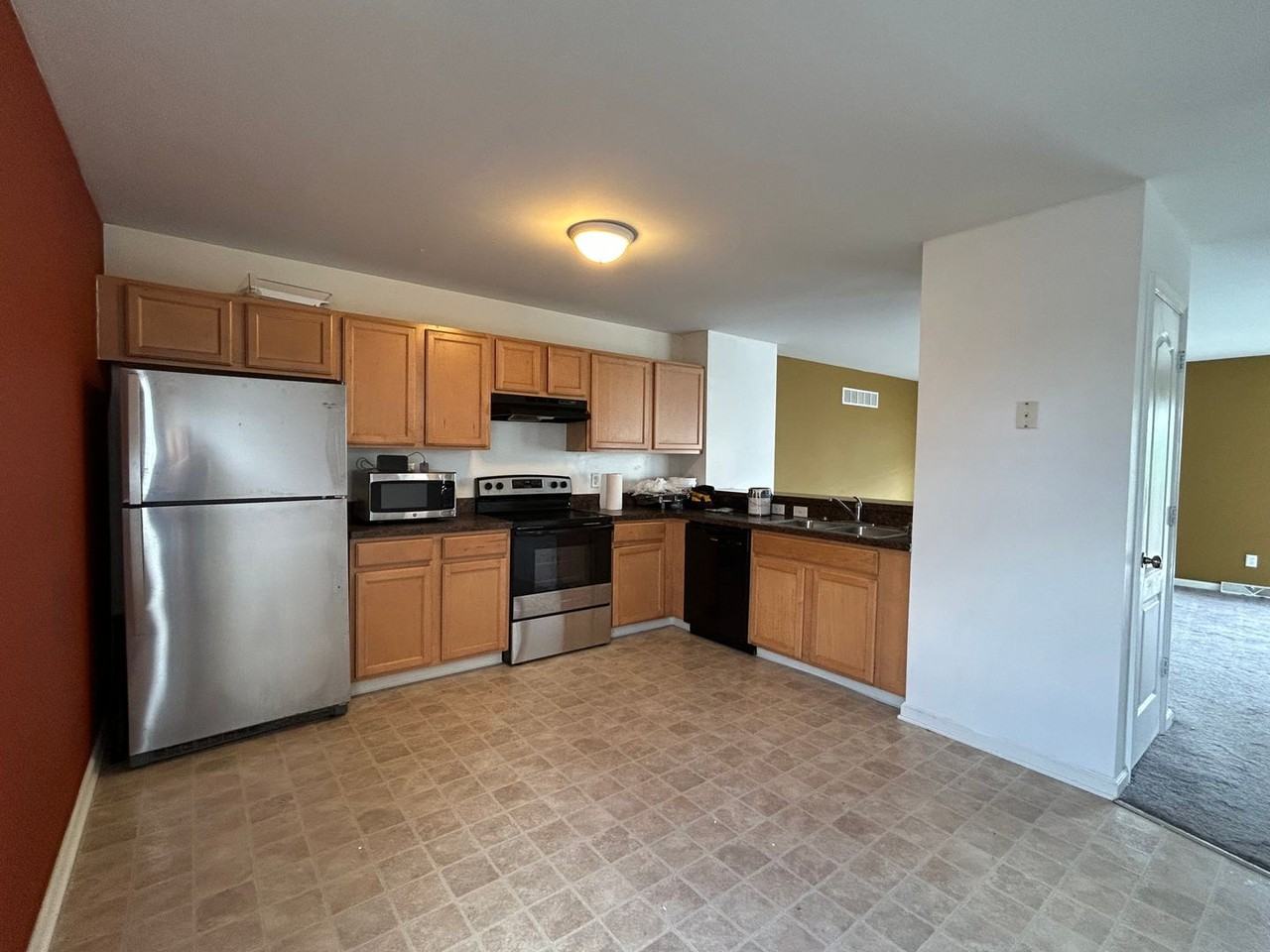 338 Northdown Dr - Photo 3 of 19