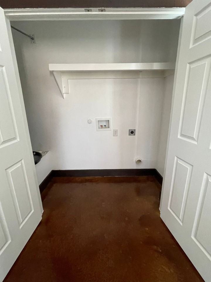 1006 Deer Ln - Photo 6 of 16