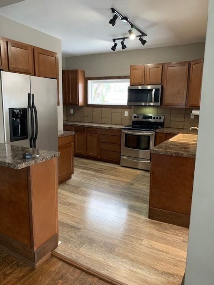 235 W Mckinley Ave - Photo 2 of 15